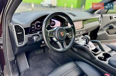 Внедорожник / Кроссовер Porsche Cayenne 2018 в 
