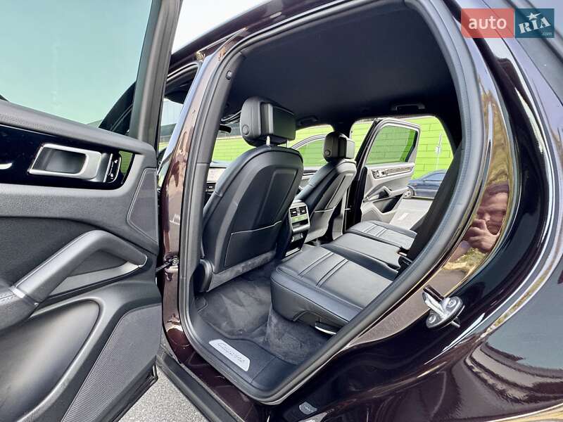 Позашляховик / Кросовер Porsche Cayenne 2018 в Києві