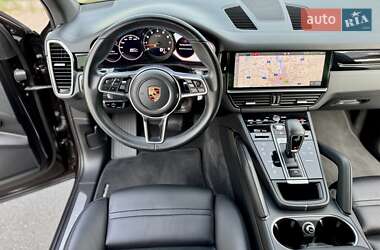 Внедорожник / Кроссовер Porsche Cayenne 2018 в 