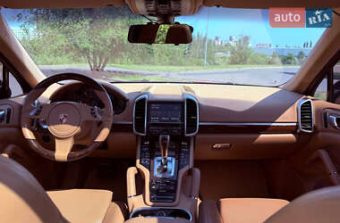 Внедорожник / Кроссовер Porsche Cayenne 2013 в 