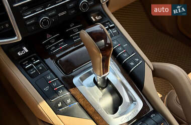 Внедорожник / Кроссовер Porsche Cayenne 2013 в 