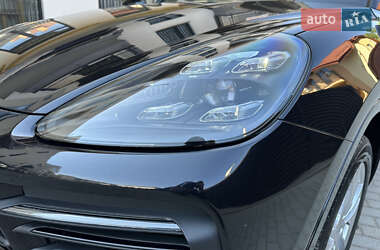 Внедорожник / Кроссовер Porsche Cayenne 2019 в 