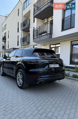 Внедорожник / Кроссовер Porsche Cayenne 2019 в 