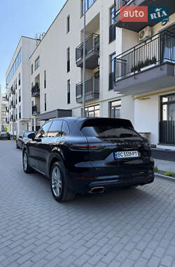 Внедорожник / Кроссовер Porsche Cayenne 2019 в 