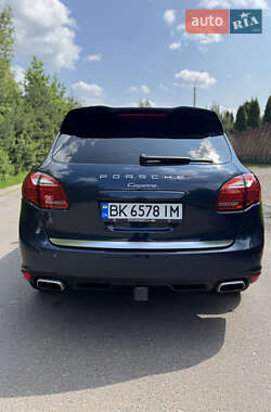 Внедорожник / Кроссовер Porsche Cayenne 2013 в 