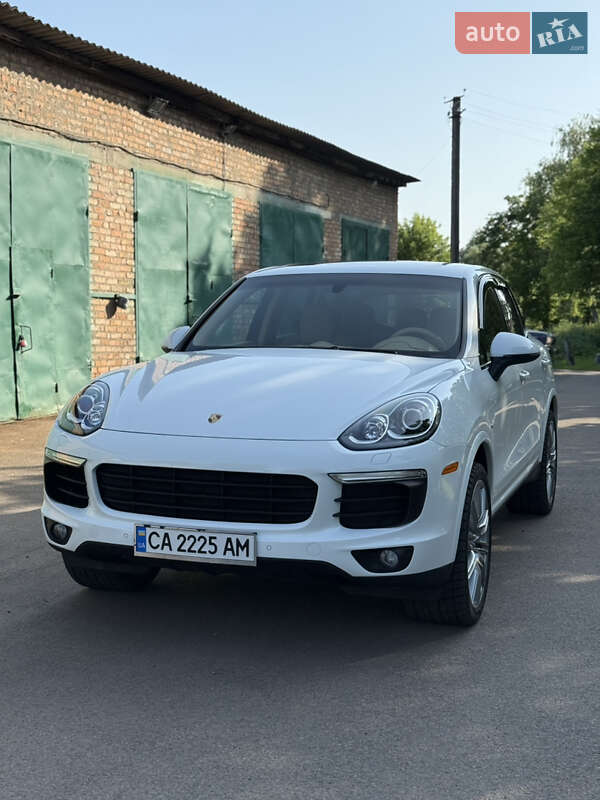 Внедорожник / Кроссовер Porsche Cayenne 2017 в Черкассах