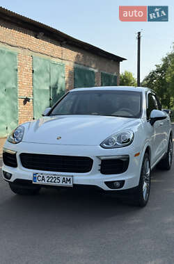 Внедорожник / Кроссовер Porsche Cayenne 2017 в 