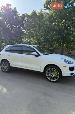 Внедорожник / Кроссовер Porsche Cayenne 2017 в 