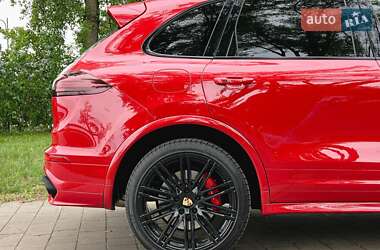 Внедорожник / Кроссовер Porsche Cayenne 2015 в 