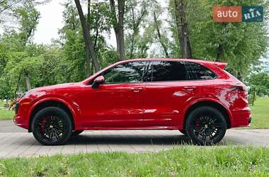 Внедорожник / Кроссовер Porsche Cayenne 2015 в 