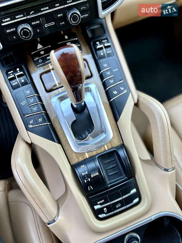 Внедорожник / Кроссовер Porsche Cayenne 2012 в Одессе фото 25 Внедорожник / Кроссовер Porsche Cayenne 2012 в Одессе