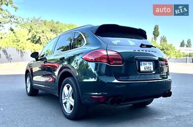 Внедорожник / Кроссовер Porsche Cayenne 2012 в 