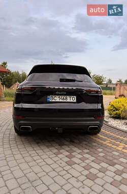 Внедорожник / Кроссовер Porsche Cayenne 2020 в 
