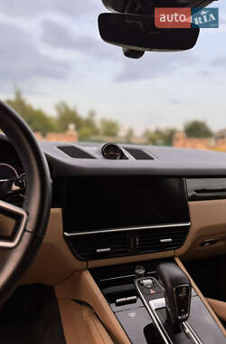Внедорожник / Кроссовер Porsche Cayenne 2020 в 