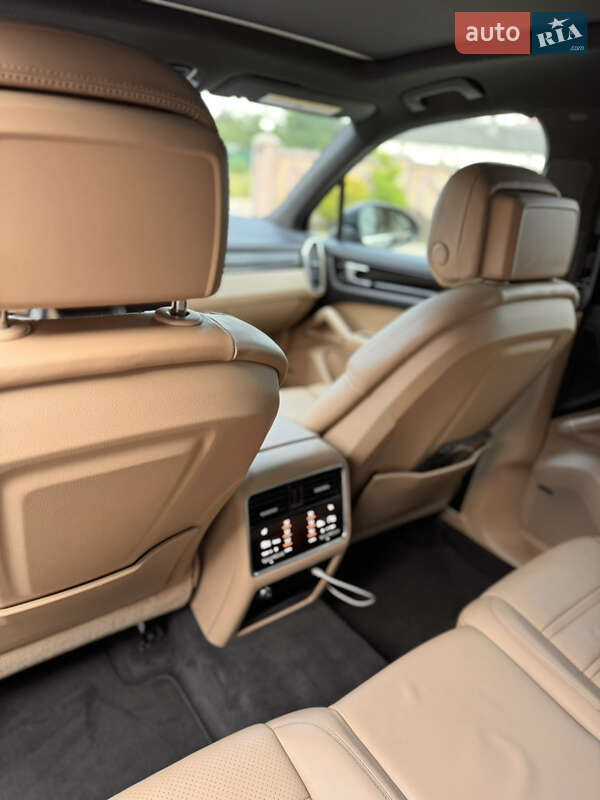 Позашляховик / Кросовер Porsche Cayenne 2020 в Львові фото 27 Позашляховик / Кросовер Porsche Cayenne 2020 в Львові