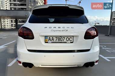Внедорожник / Кроссовер Porsche Cayenne 2013 в 