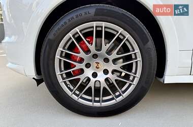 Внедорожник / Кроссовер Porsche Cayenne 2013 в 