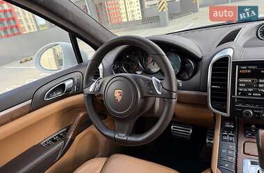 Внедорожник / Кроссовер Porsche Cayenne 2013 в 