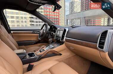 Внедорожник / Кроссовер Porsche Cayenne 2013 в 