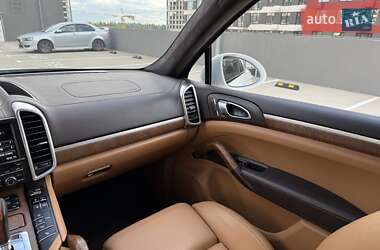 Внедорожник / Кроссовер Porsche Cayenne 2013 в 