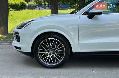 Внедорожник / Кроссовер Porsche Cayenne 2021 в 
