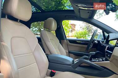 Внедорожник / Кроссовер Porsche Cayenne 2021 в 
