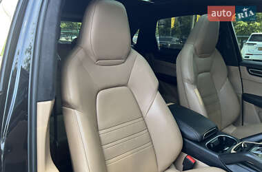 Внедорожник / Кроссовер Porsche Cayenne 2018 в 