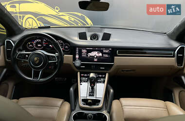 Внедорожник / Кроссовер Porsche Cayenne 2018 в 