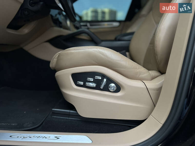 Внедорожник / Кроссовер Porsche Cayenne 2018 в Киеве