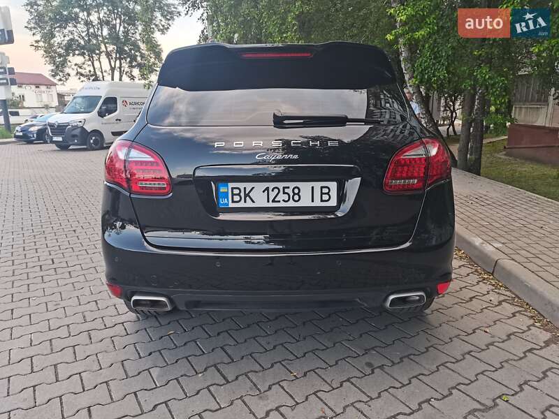 Позашляховик / Кросовер Porsche Cayenne 2014 в Тернополі