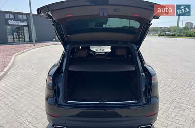 Внедорожник / Кроссовер Porsche Cayenne 2019 в 
