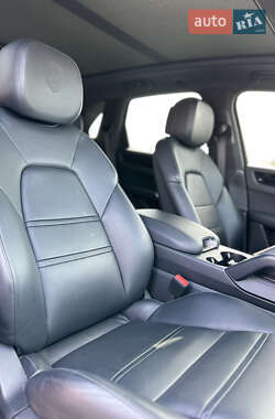 Позашляховик / Кросовер Porsche Cayenne 2021 в 