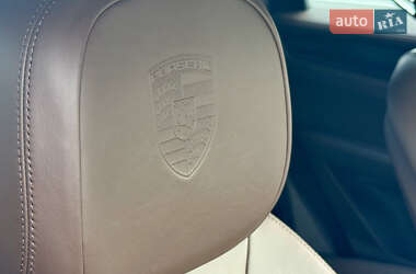 Внедорожник / Кроссовер Porsche Cayenne 2019 в 
