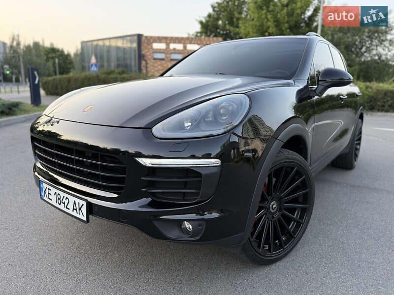 Позашляховик / Кросовер Porsche Cayenne 2017 в Києві