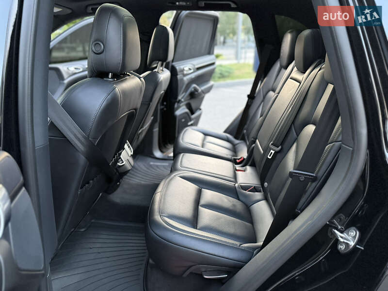 Позашляховик / Кросовер Porsche Cayenne 2017 в Києві
