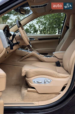 Внедорожник / Кроссовер Porsche Cayenne 2013 в 
