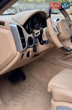 Внедорожник / Кроссовер Porsche Cayenne 2013 в 
