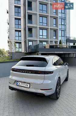 Внедорожник / Кроссовер Porsche Cayenne 2023 в 