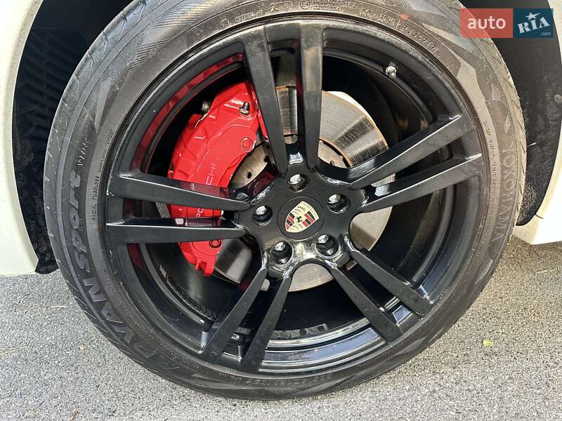 Внедорожник / Кроссовер Porsche Cayenne 2010 в Киеве