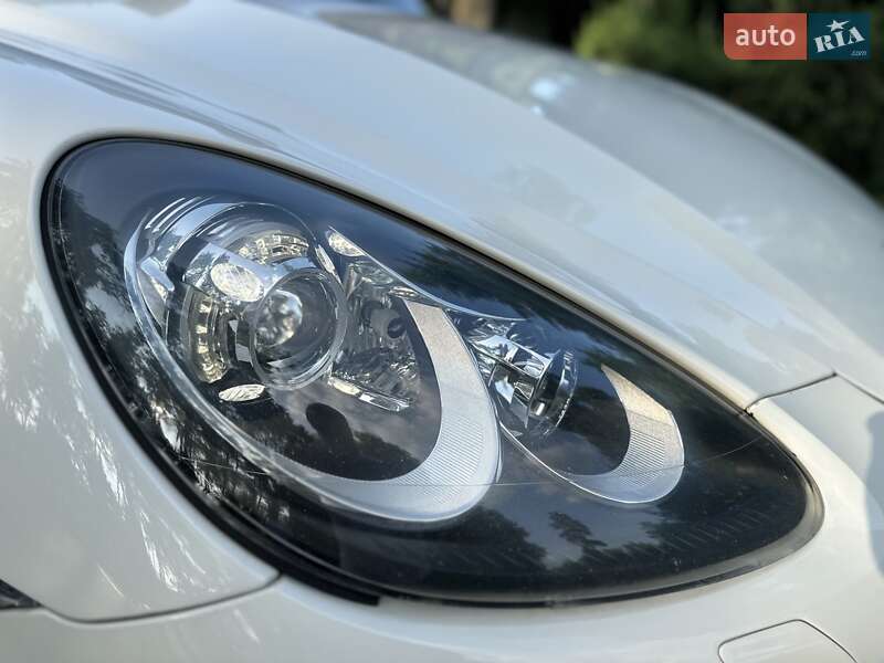 Внедорожник / Кроссовер Porsche Cayenne 2010 в Киеве