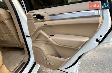 Позашляховик / Кросовер Porsche Cayenne 2010 в 
