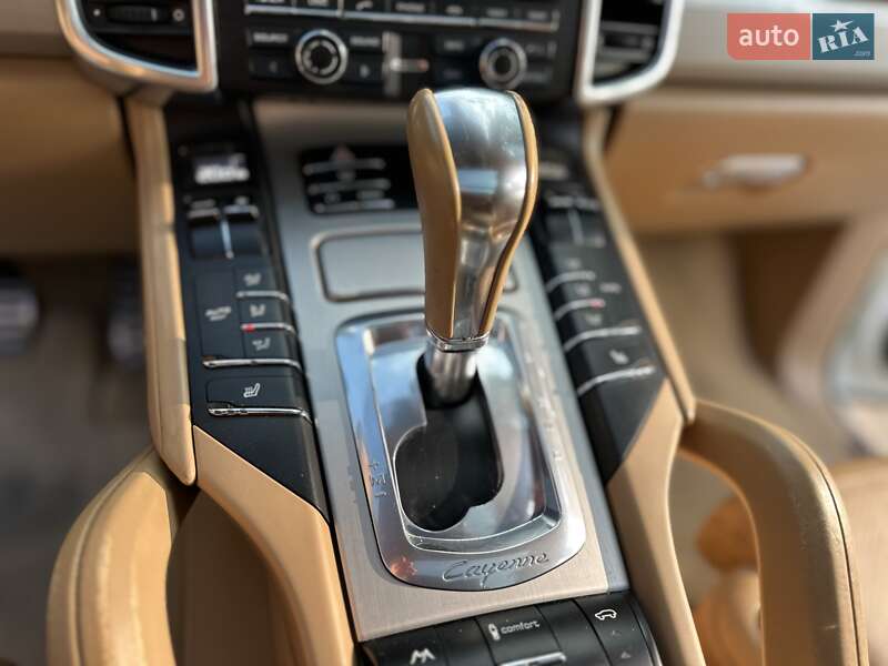 Внедорожник / Кроссовер Porsche Cayenne 2010 в Киеве