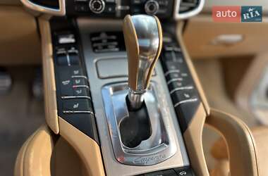 Позашляховик / Кросовер Porsche Cayenne 2010 в 