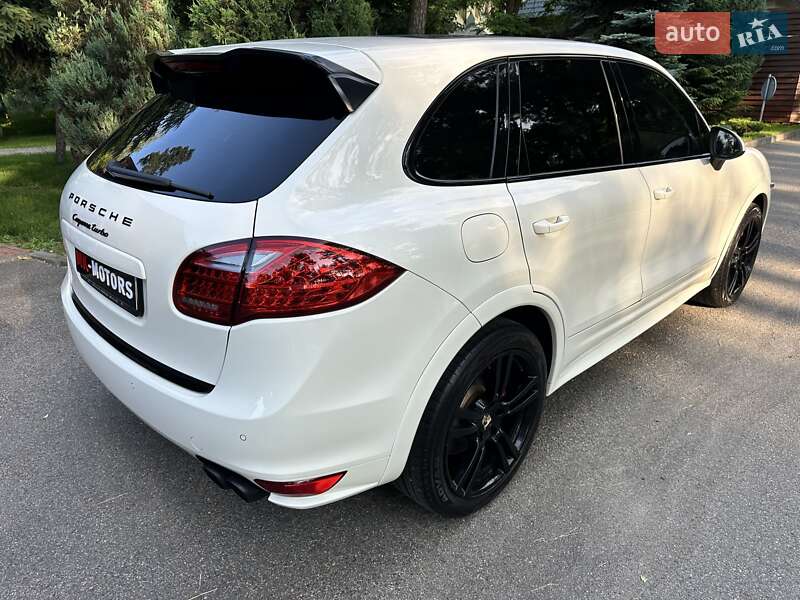 Внедорожник / Кроссовер Porsche Cayenne 2010 в Киеве