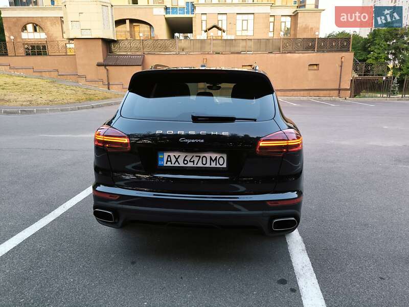 Внедорожник / Кроссовер Porsche Cayenne 2015 в Харькове