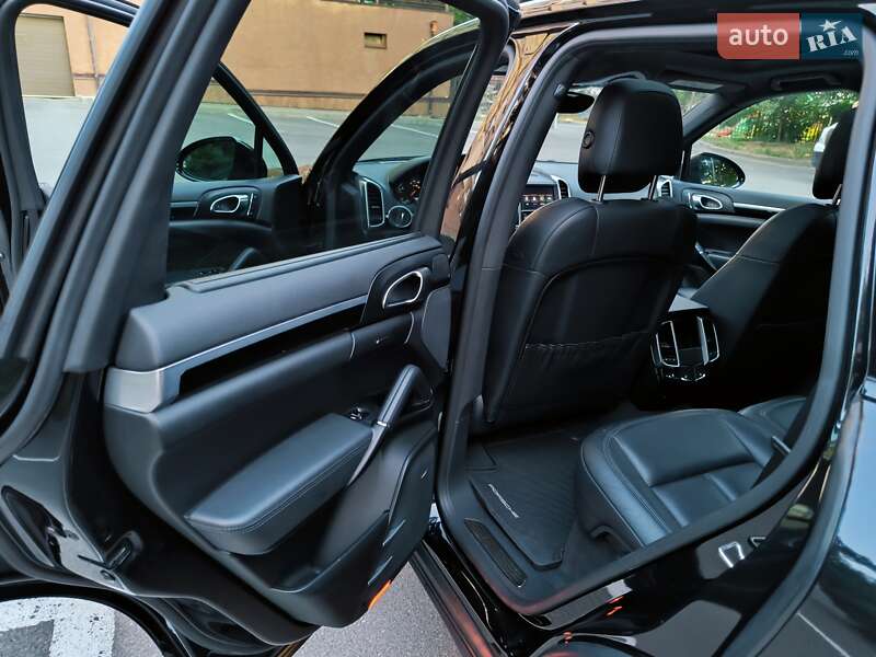 Внедорожник / Кроссовер Porsche Cayenne 2015 в Харькове