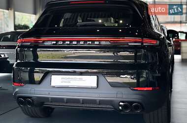 Внедорожник / Кроссовер Porsche Cayenne 2024 в 