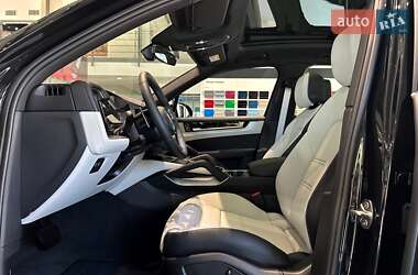 Внедорожник / Кроссовер Porsche Cayenne 2024 в 