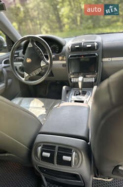 Внедорожник / Кроссовер Porsche Cayenne 2004 в 