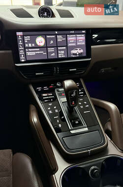 Внедорожник / Кроссовер Porsche Cayenne 2019 в 